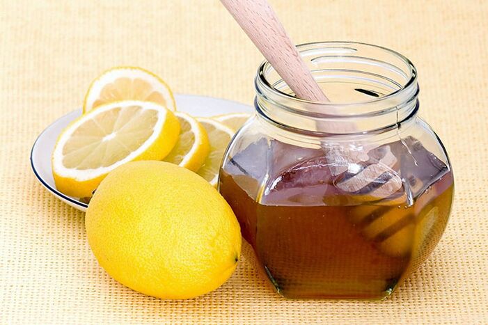 El limón y la miel son ingredientes de una mascarilla que blanquea y reafirma perfectamente la piel del rostro. 